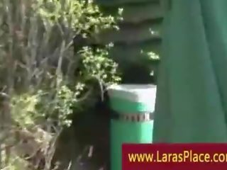 Marriageable i dashur dresses lart në çorape të gjata për një .