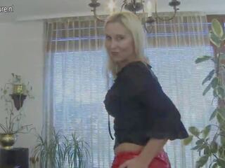 Charming mom aku wis dhemen jancok videos off exceptional body and has dildo fun