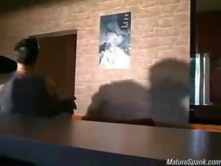 Hervorragend und fies ripened brünette strumpet ist aufheben nach oben von drei