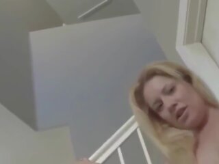 Yummy mom aku wis dhemen jancok lisa is screwing her fascinating bokong with a dildo | xhamster