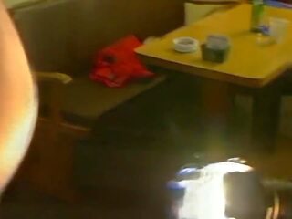 Willi ist traurig エマ erloest ihn ウント laesst sich. | xhamster