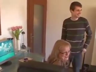 Du sedusive bręsta turėti malonumas su jaunas tech