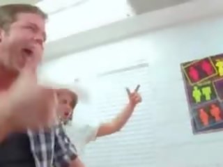 Коледж студенти грати enticing ігри