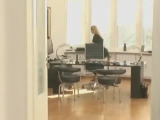 Groovy ungarisch büro milf wird anal xxx klammer