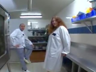 Stephanie, francuskie grubaska pieprzony w restauracja