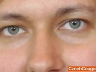 Šťavnatý čeština wifey iva dostane plenty pervy wit ji hračka