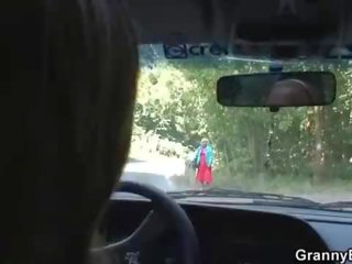 Old strumpet gets nailed in the car by a stranger