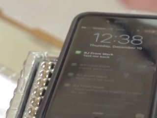 Mercedes 卡雷拉 knock 出 她的 作弊 丈夫