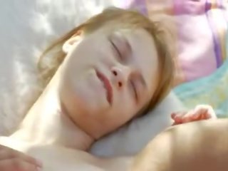 Tre nymphs shijuar vaginë fërkim